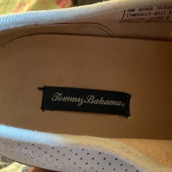 Tommy Bahama Relax Kona Suede Bone Lace-up perforated sneakers Men size 9 - Picture 6 of 6